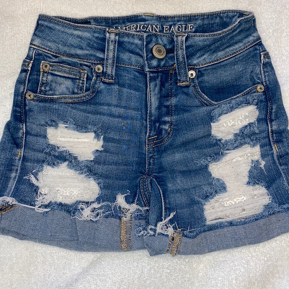 American Eagle crochet lined shorts